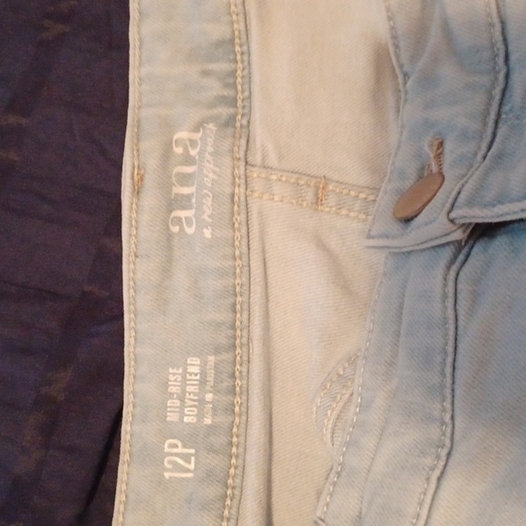 💙🏍Light Blue Women's Jeans Mid Rise - Picture 9 of 13